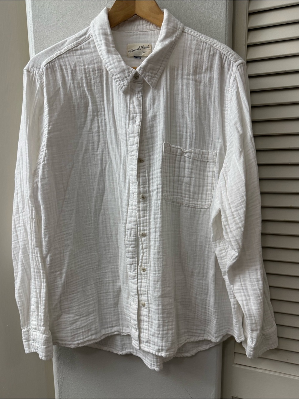 Universal Thread White Women's Button-Down Gauze Shirt